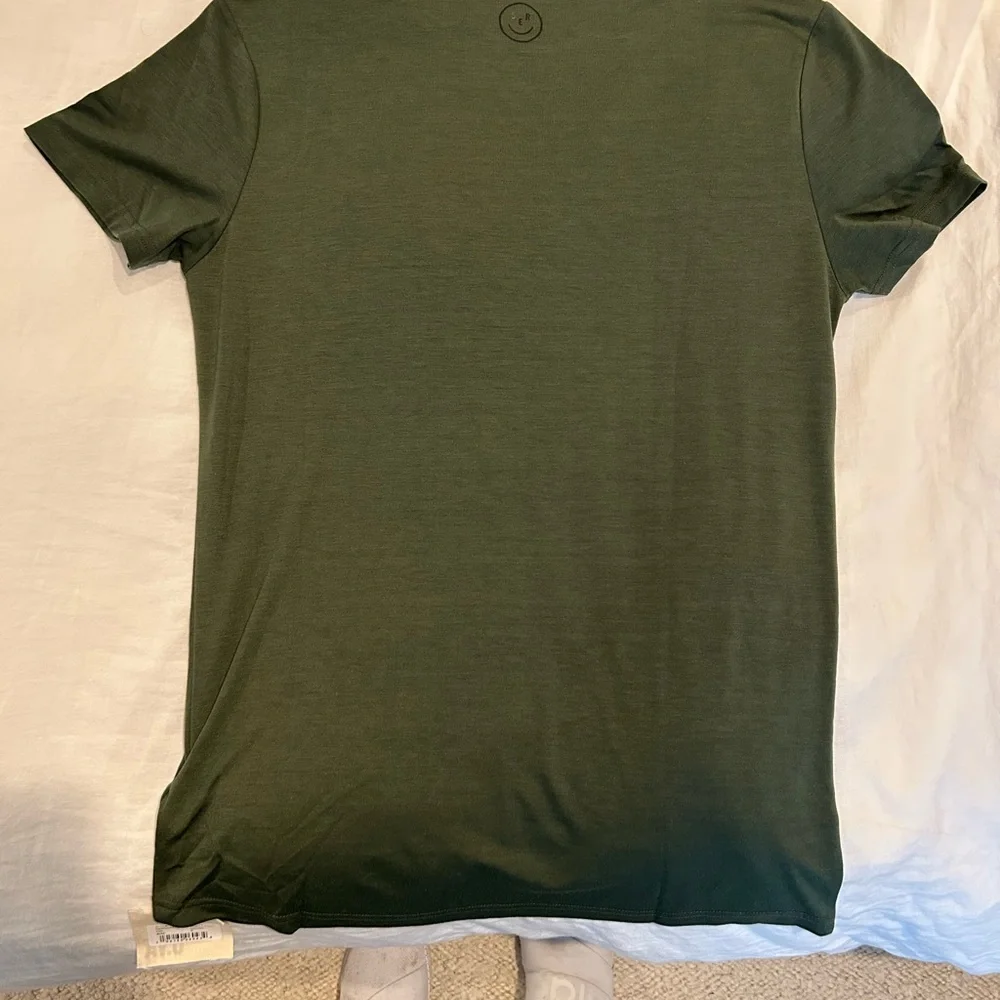 SER.O.YA Green T-Shirt - Picture 2 of 5
